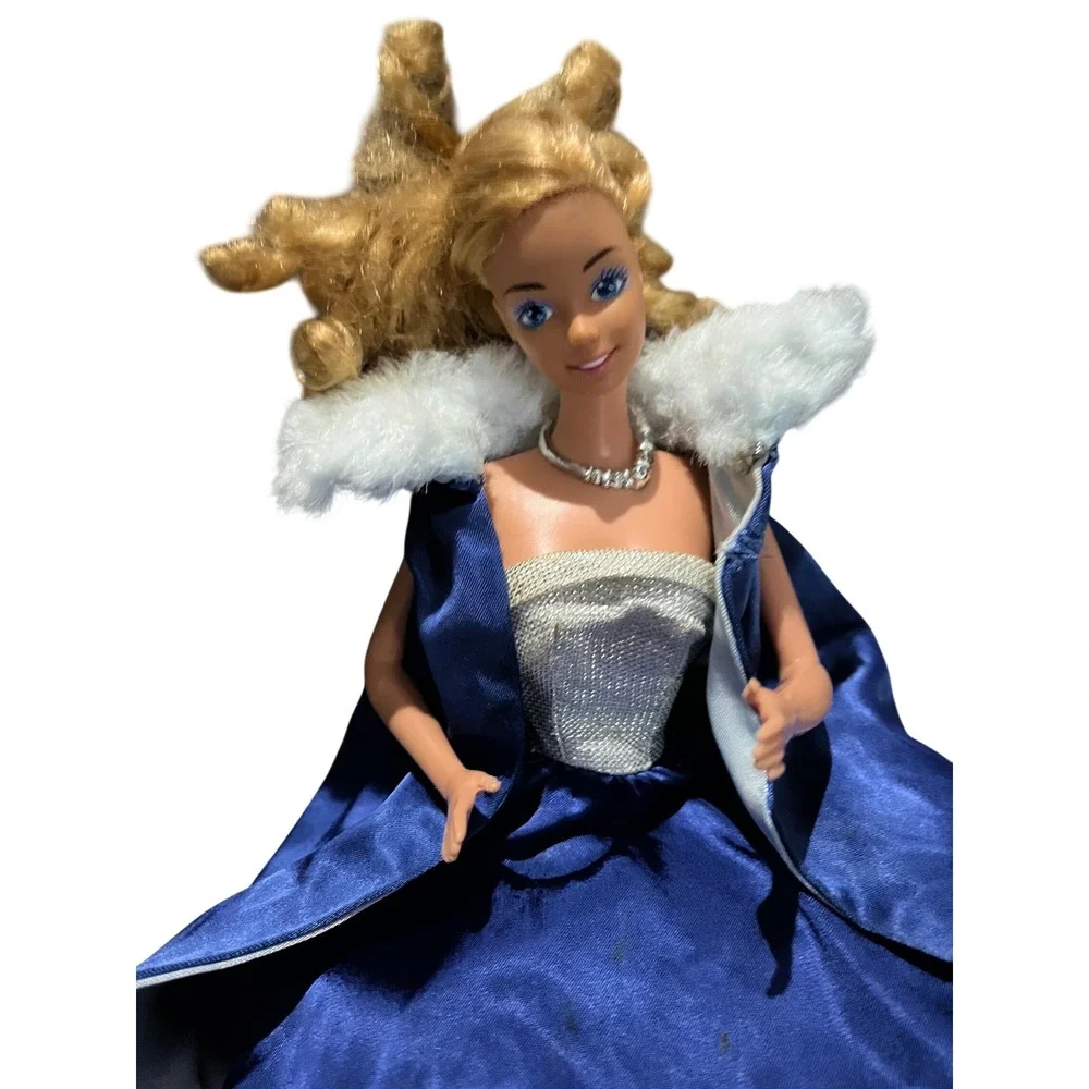 Barbie cape fur